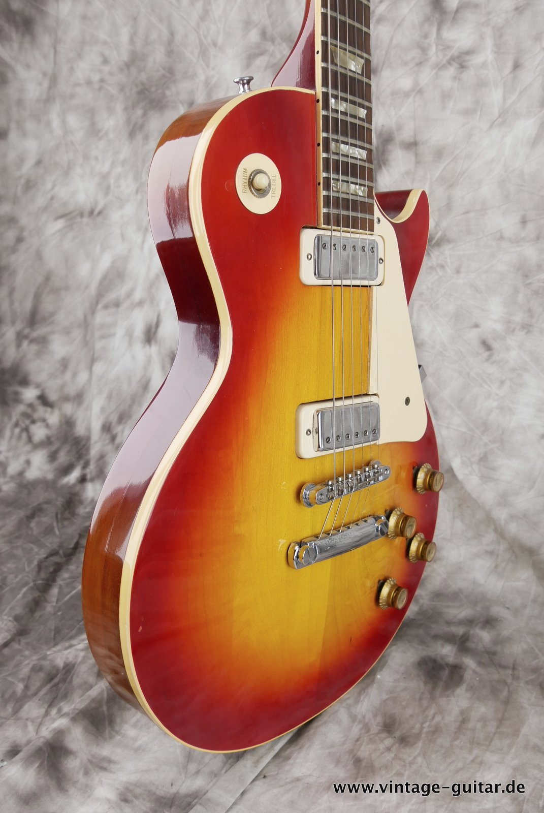 Gibson-Les-Paul Deluxe-1973-cherry-sunburst-005.JPG